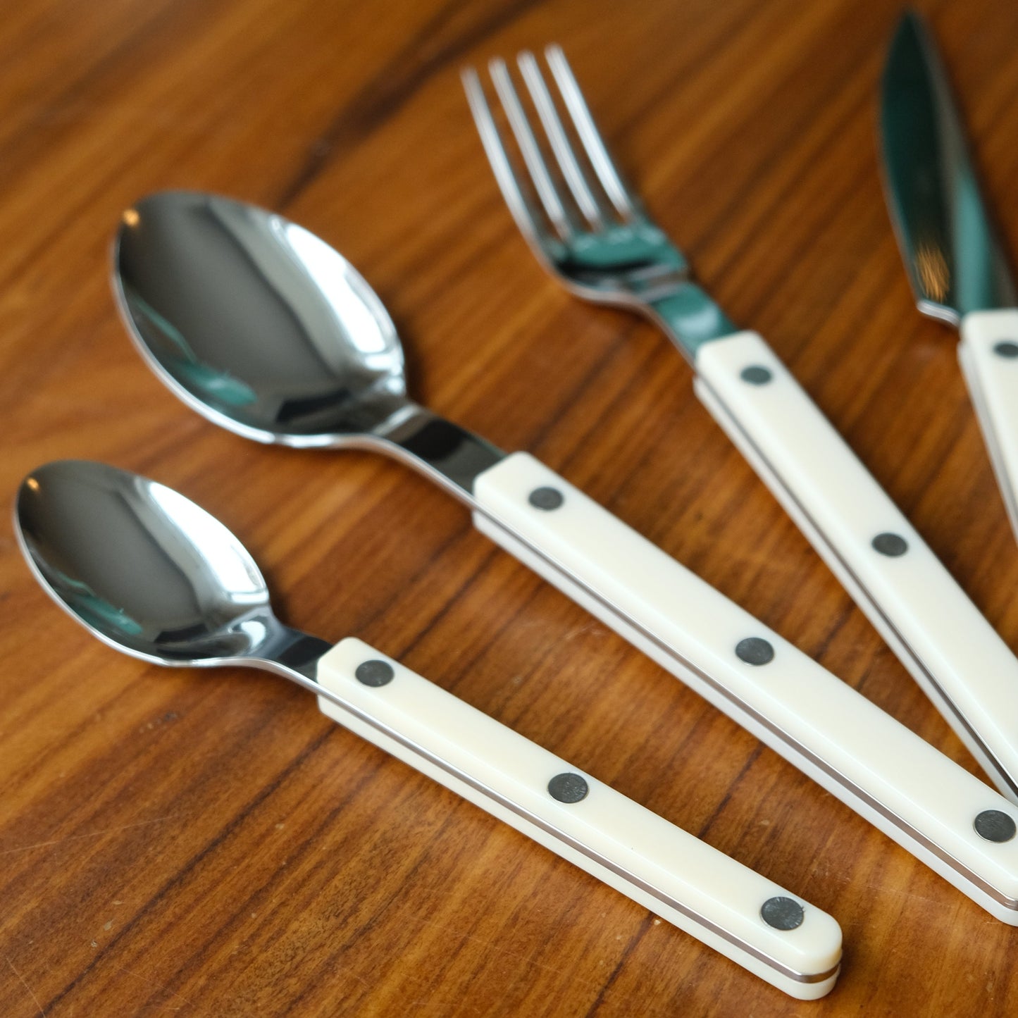 Bistrot Solid Ivory Flatware