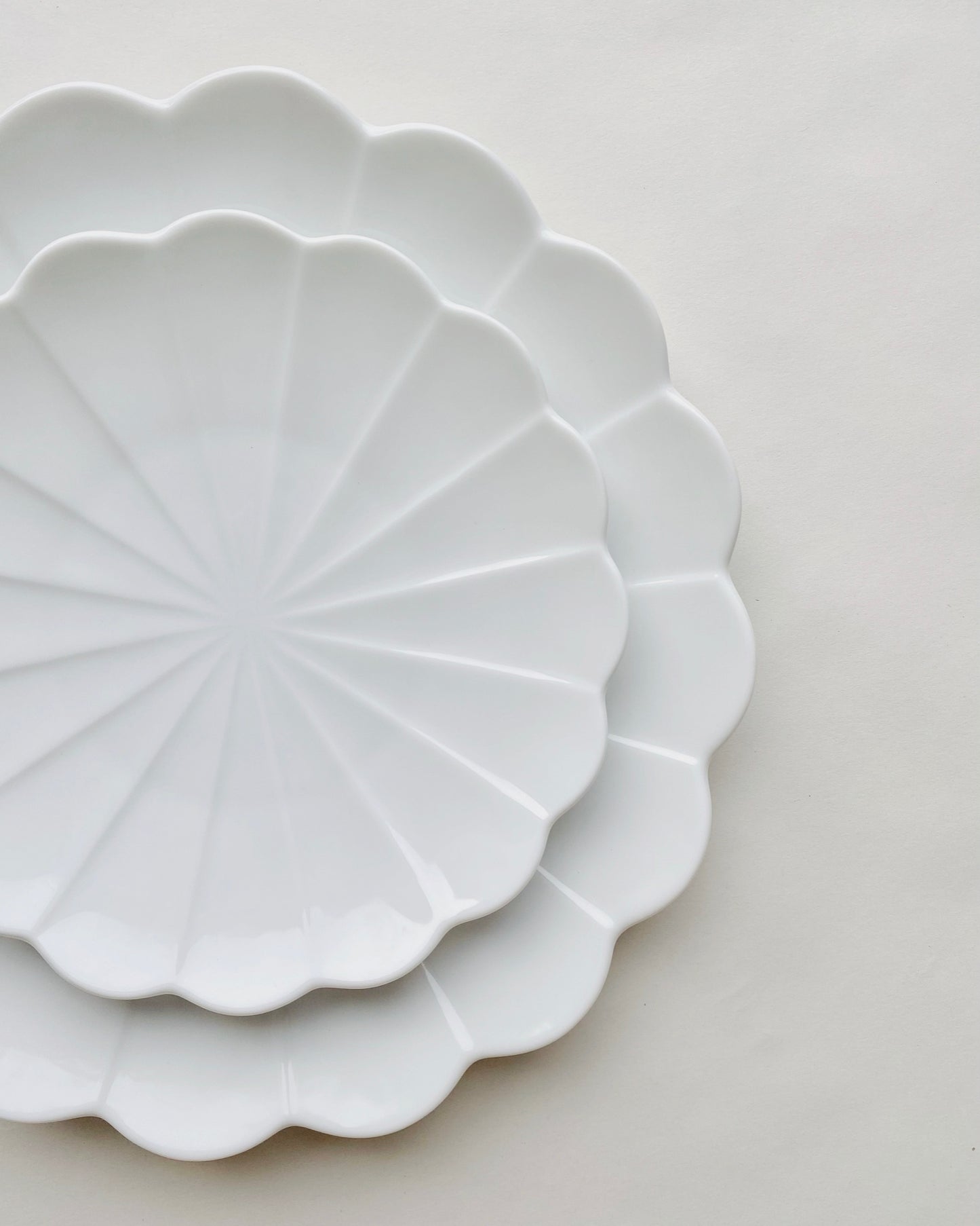 Amur adonis flower plate Oda Pottery